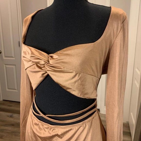 SHEIN Twist Front Cut Out Bodycon Dress - Picture 7 of 16